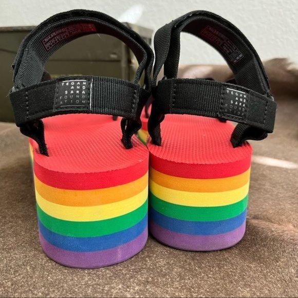 TEVA Universal Pride Flatform Platform Sandal LGBTQ Tegan Sarah Foundation - Picture 4 of 10